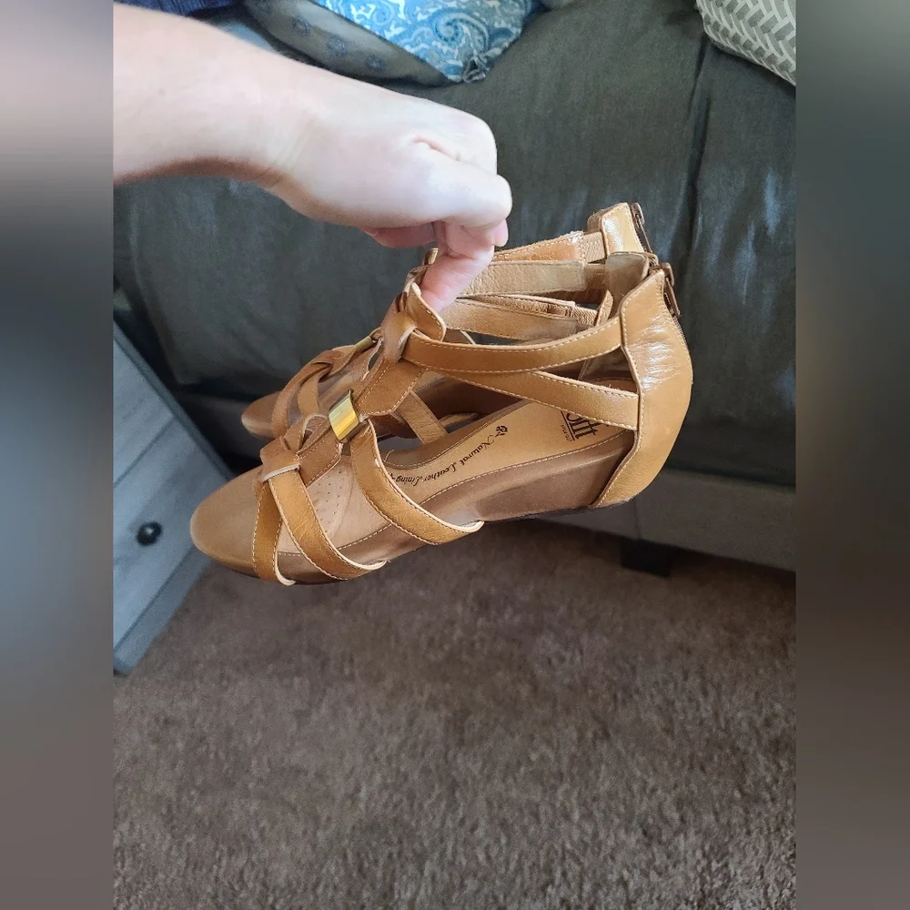 Sandals - Picture 5 of 6